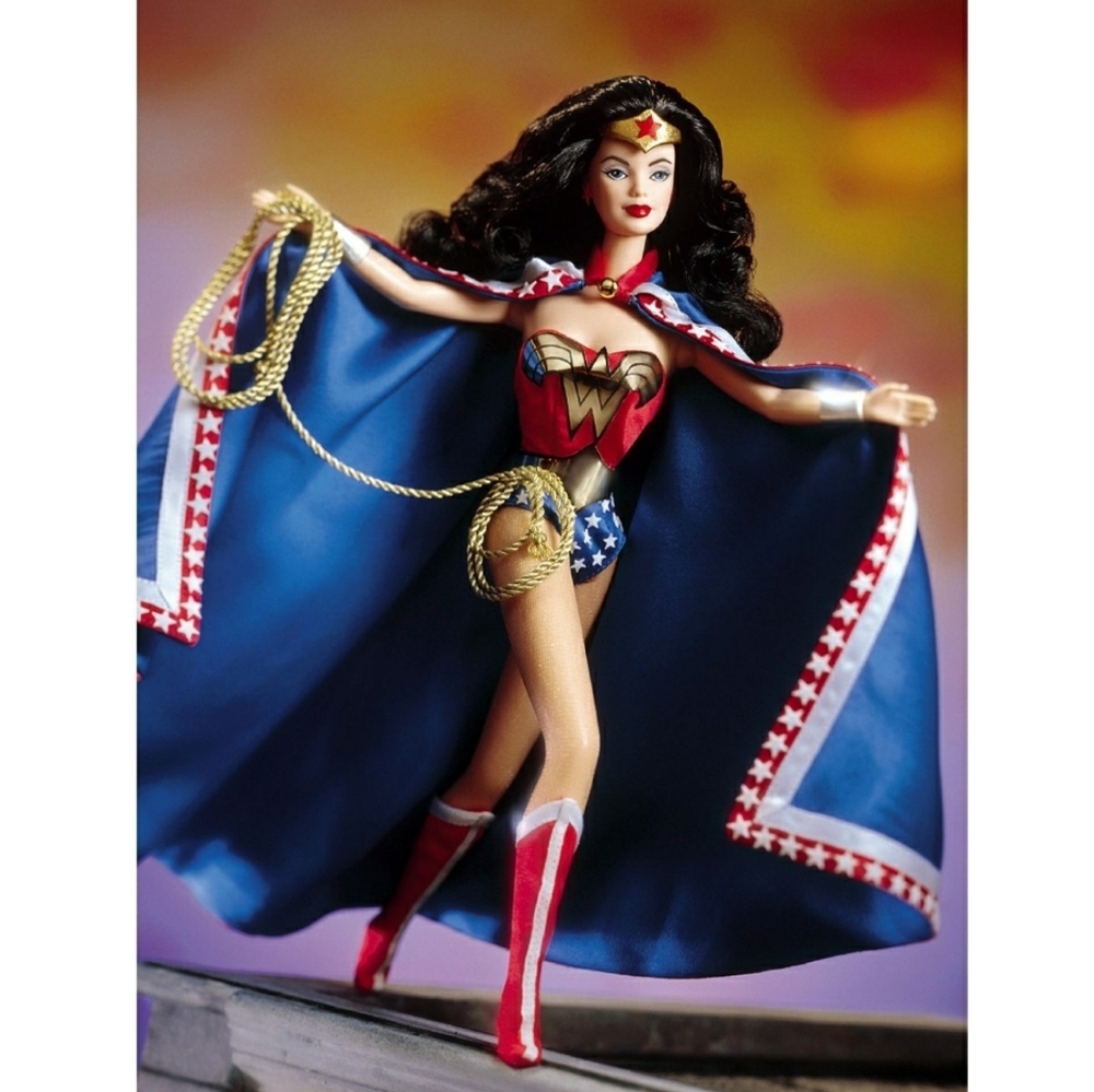 NRFB 2000 Barbie®Doll as Wonder Woman™ DC Comics Super Hero